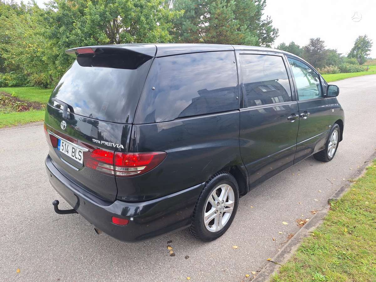 Toyota Previa 2005 — вигляд ззаду
