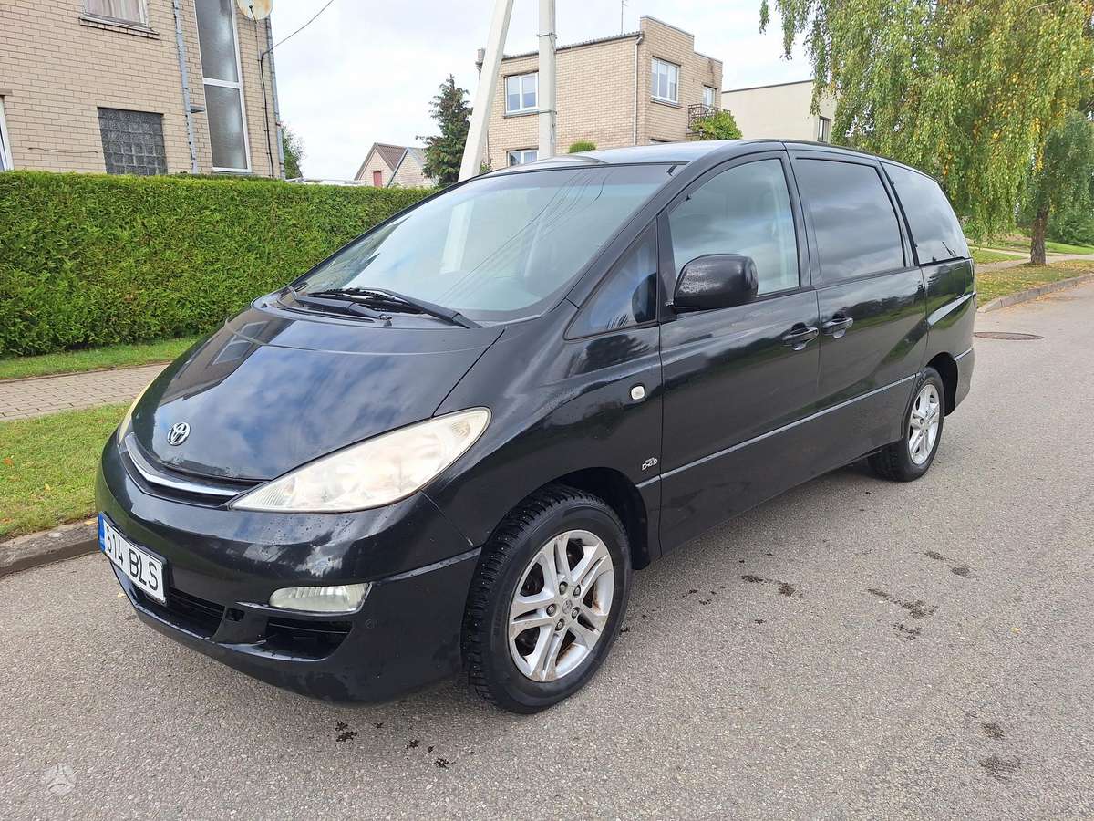 Toyota Previa 2005 — салон