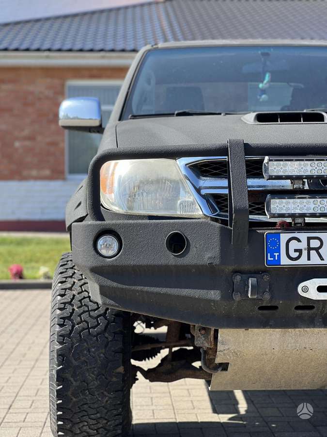 Toyota Hilux 2008 — rear view