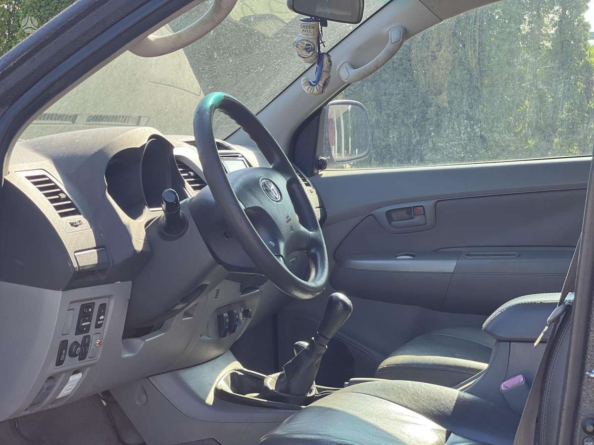 Toyota Hilux 2008 — photo 21