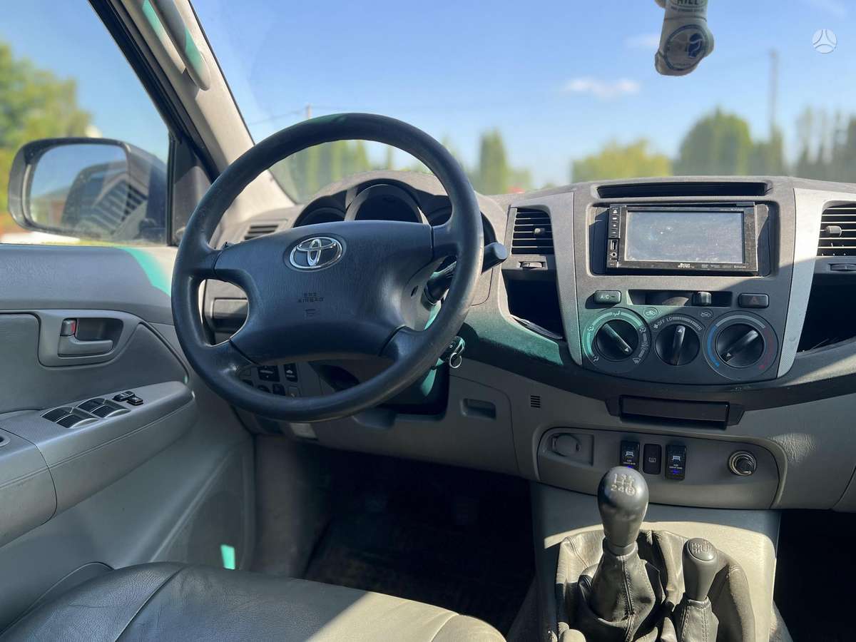 Toyota Hilux 2008 — photo 23