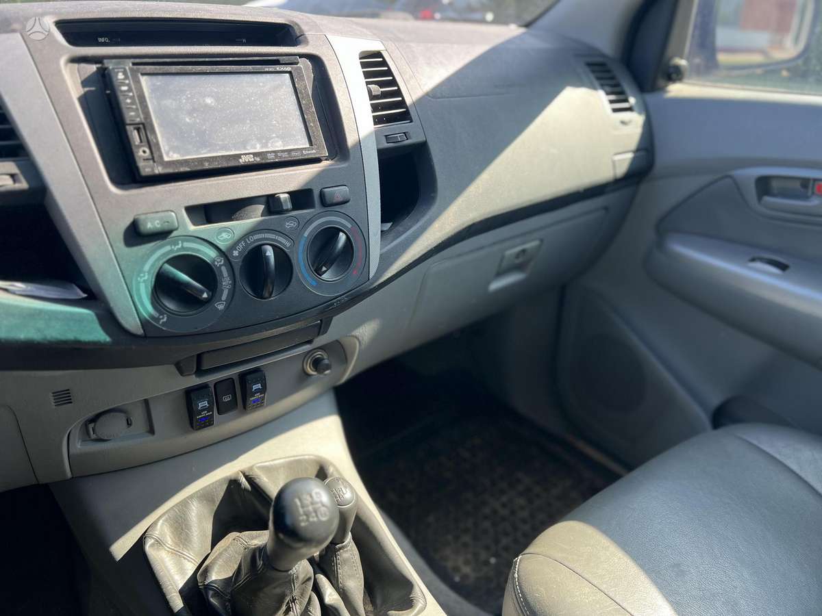 Toyota Hilux 2008 — photo 24