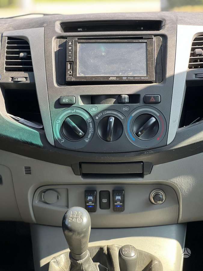 Toyota Hilux 2008 — photo 25