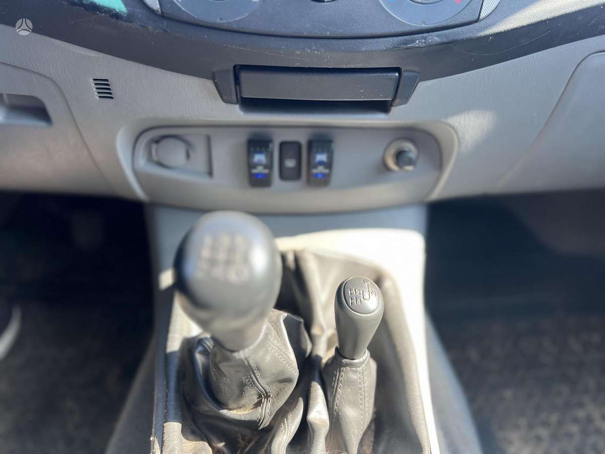 Toyota Hilux 2008 — photo 26