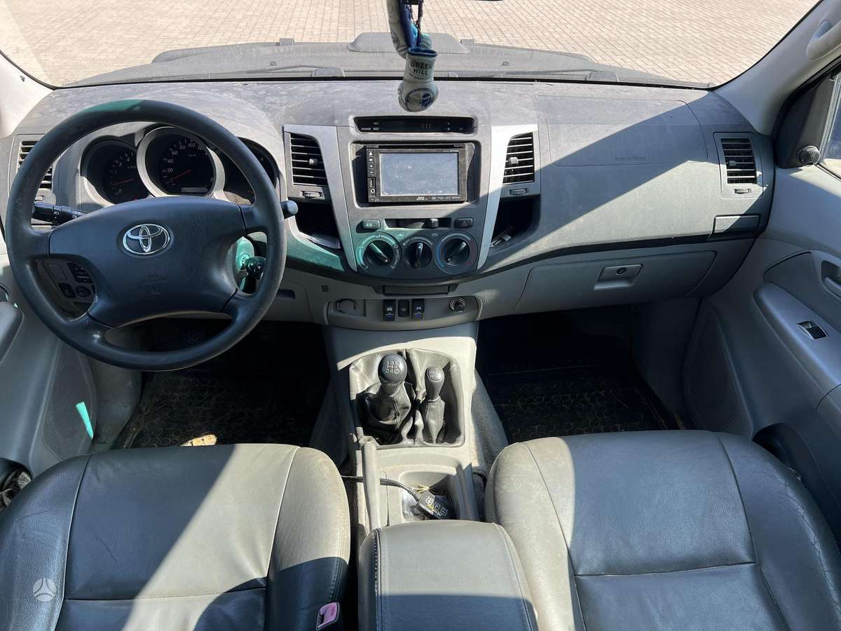 Toyota Hilux 2008 — photo 27