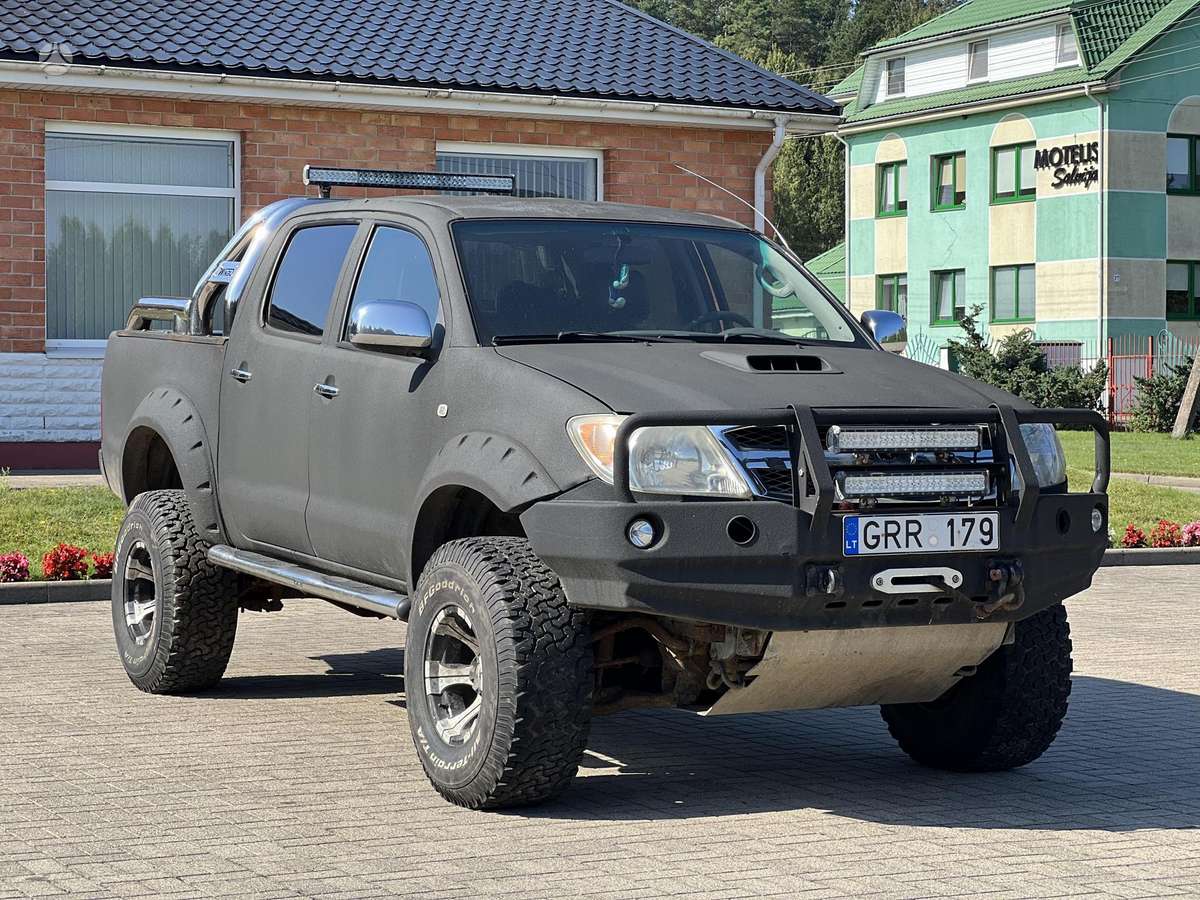 Toyota Hilux 2008 — engine 2982 cm³, 171 HP (126kW)