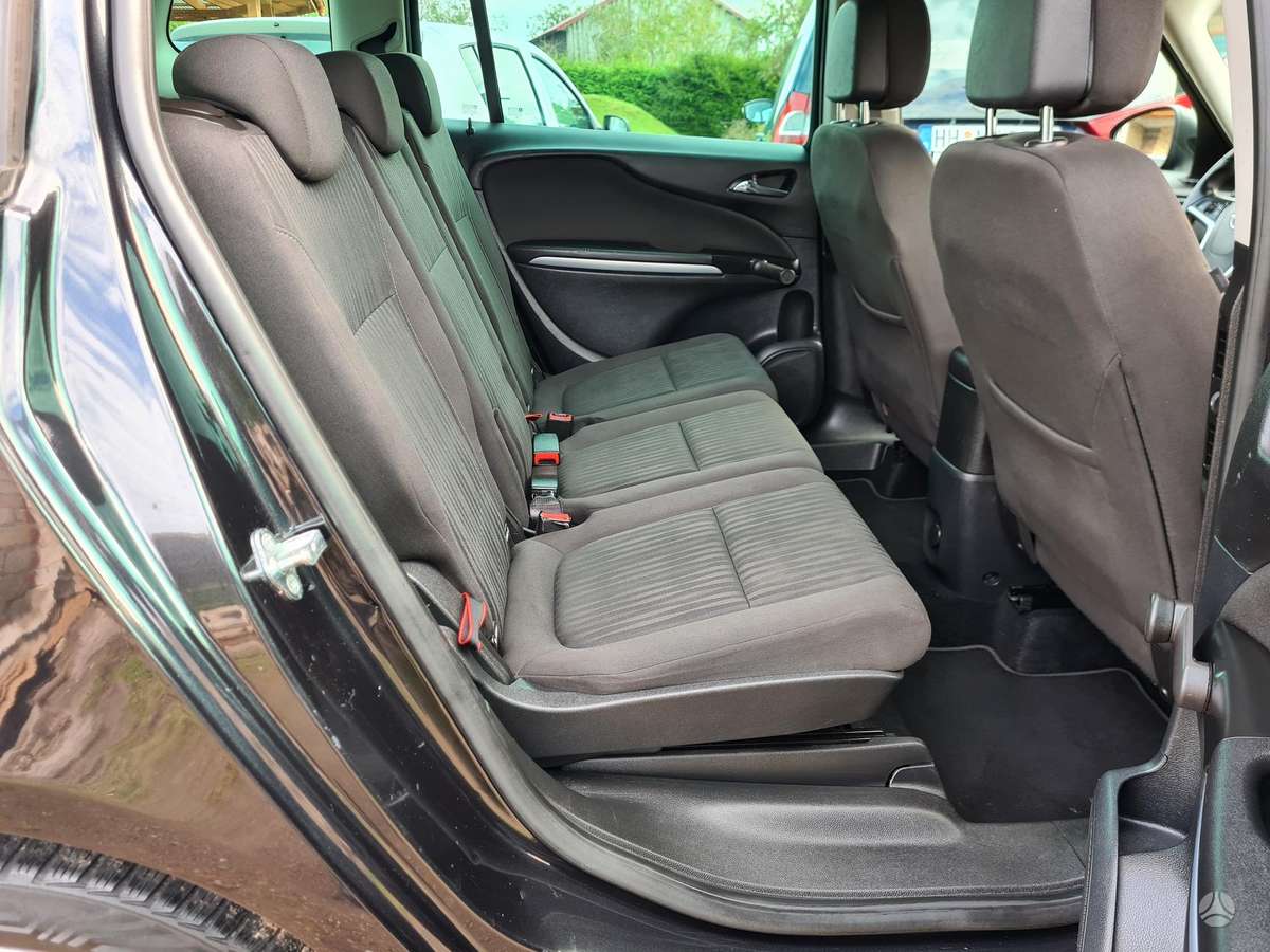 Opel Zafira 2012 — photo 13
