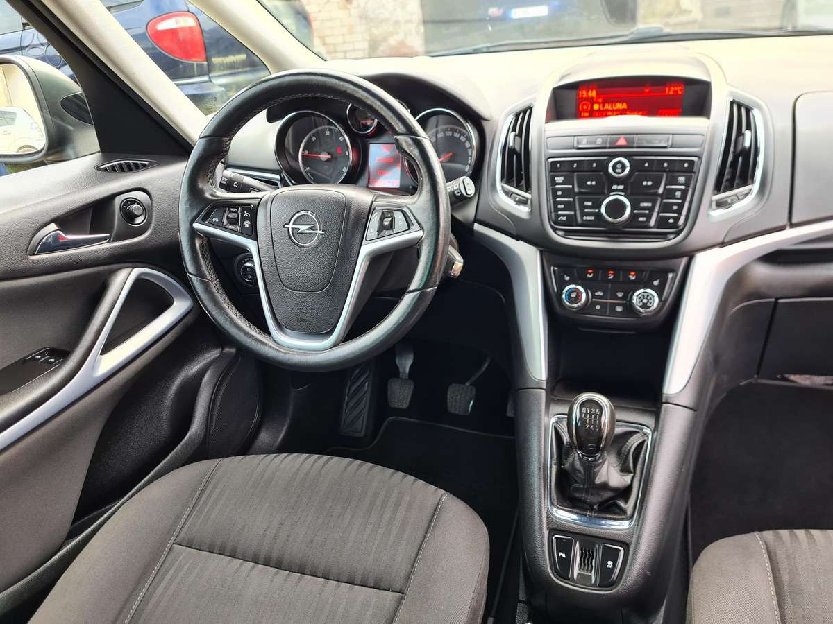 Opel Zafira 2012 — photo 20
