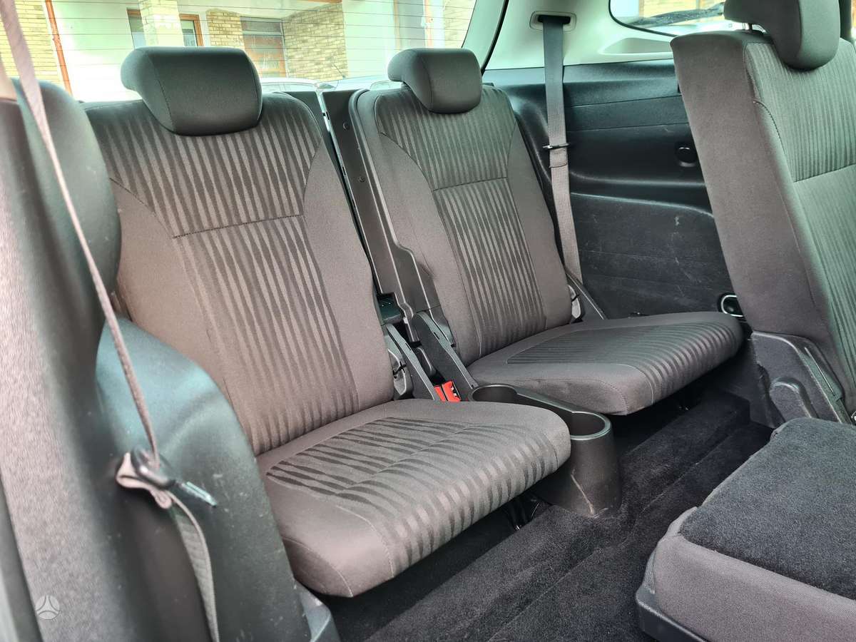 Opel Zafira 2012 — photo 23