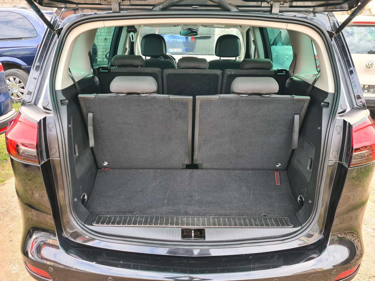 Opel Zafira 2012 — photo 31