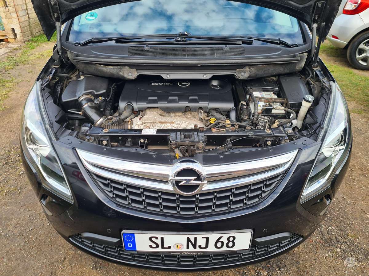 Opel Zafira 2012 — photo 34