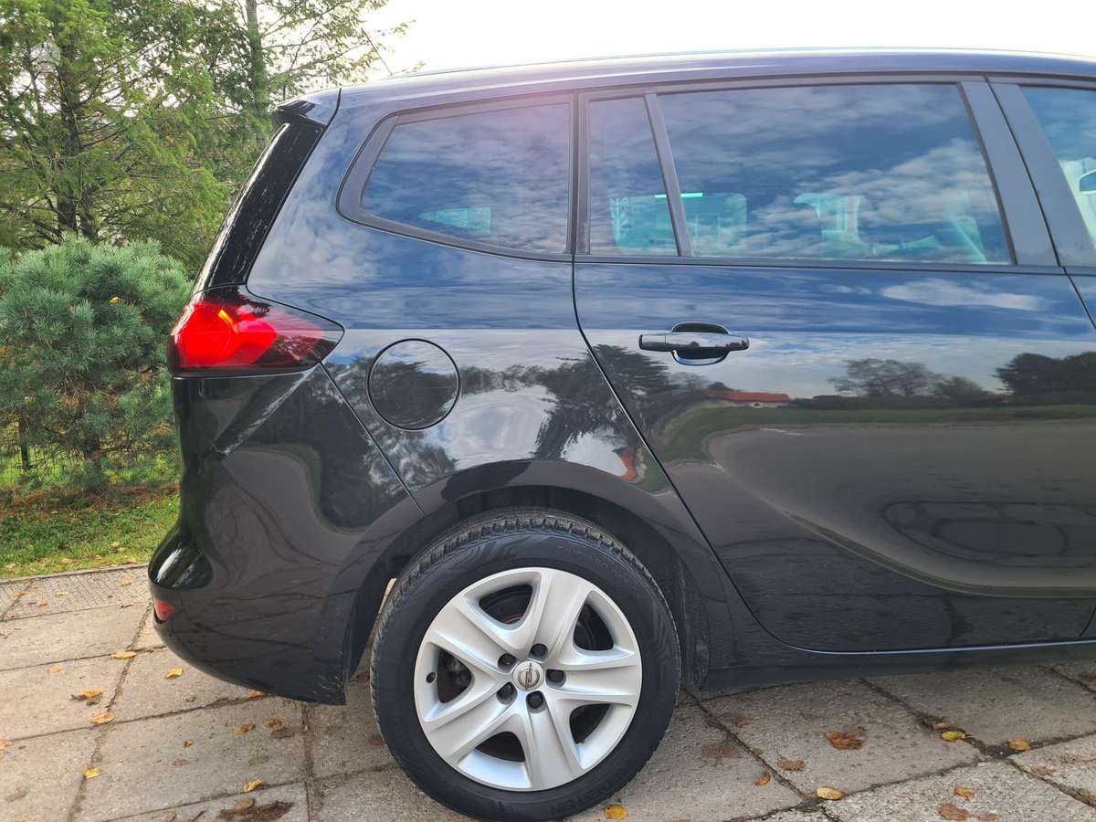 Opel Zafira 2012 — photo 42