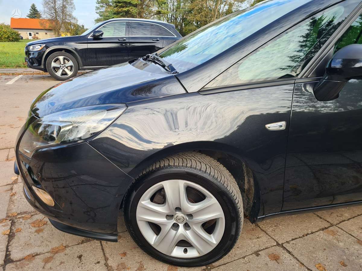 Opel Zafira 2012 — photo 43