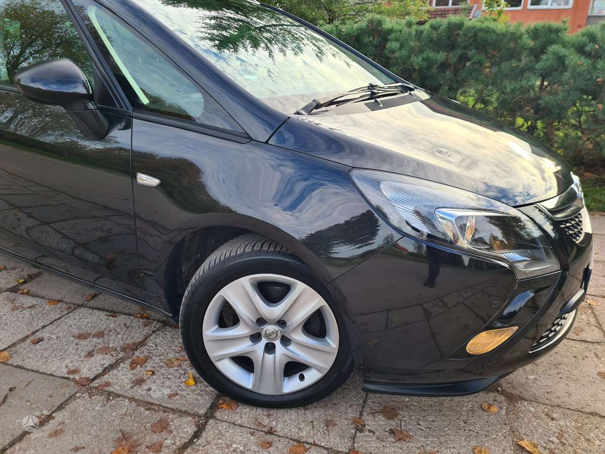 Opel Zafira 2012 — photo 44