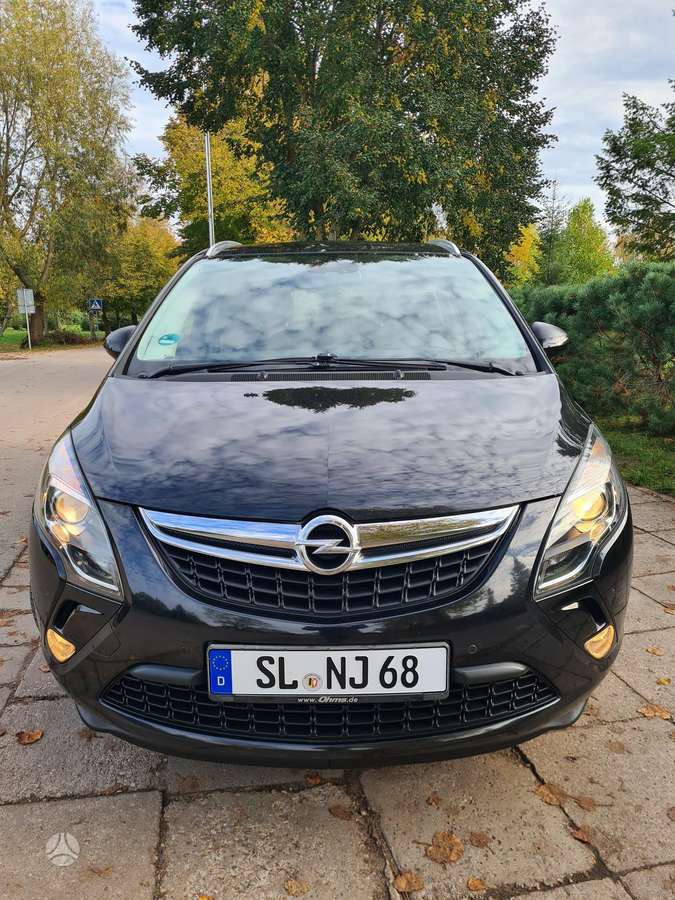 Opel Zafira 2012 — photo 45