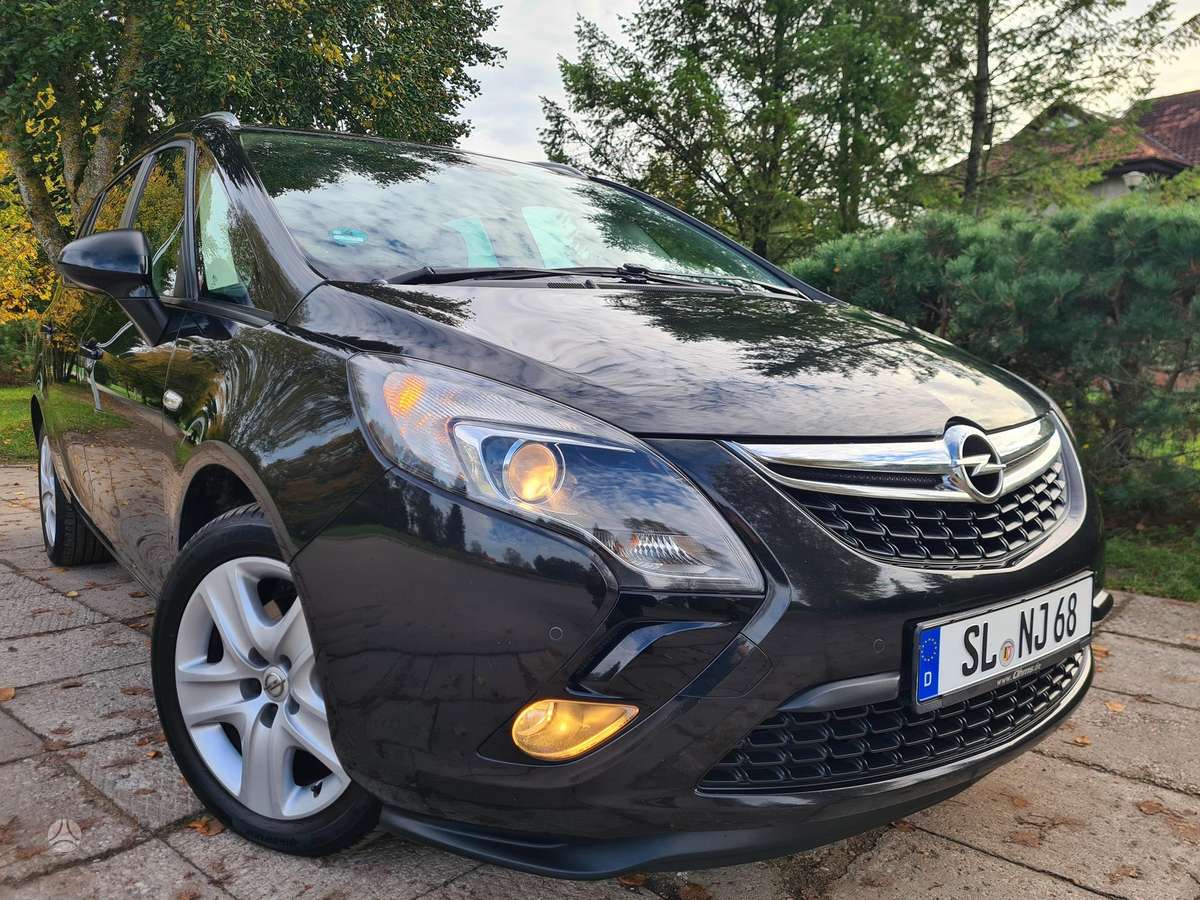 Opel Zafira 2012 — photo 48