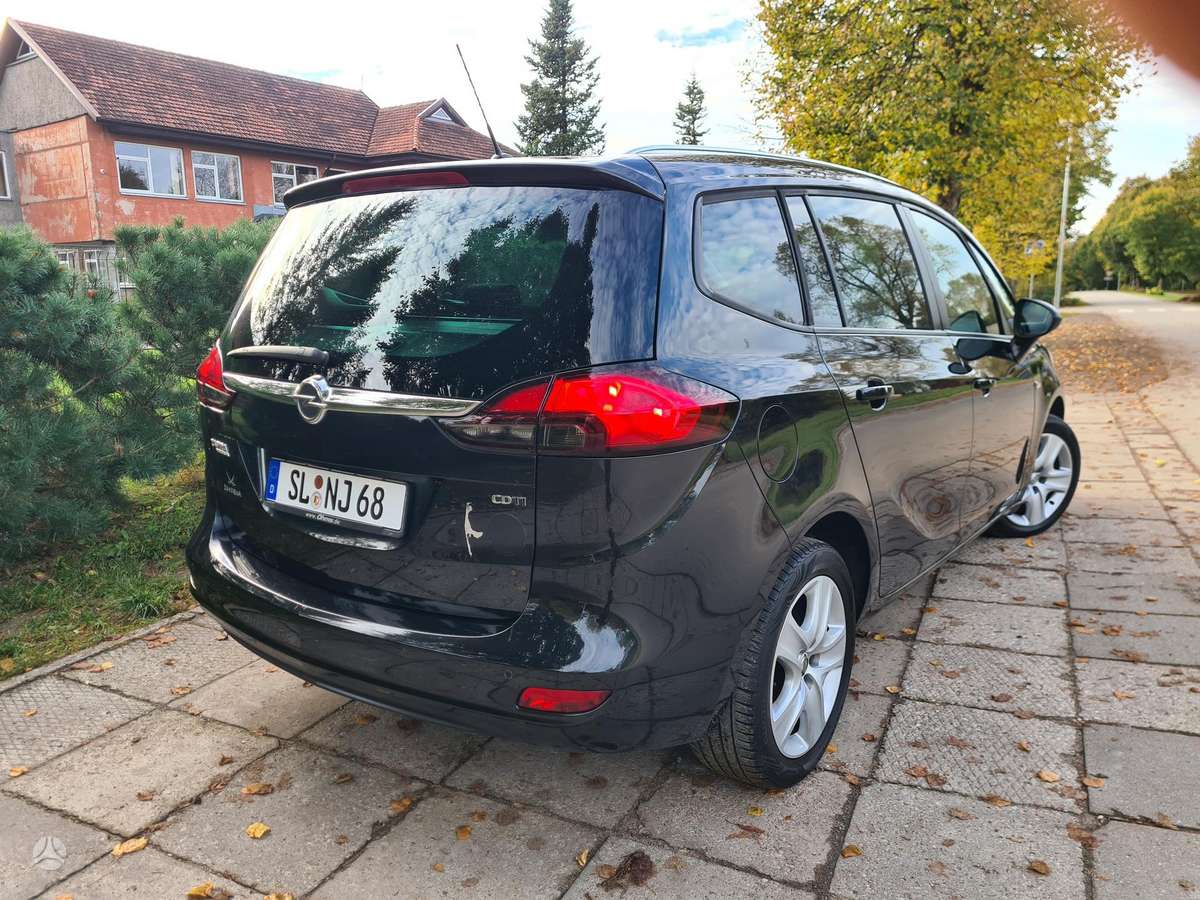 Opel Zafira 2012 — photo 7
