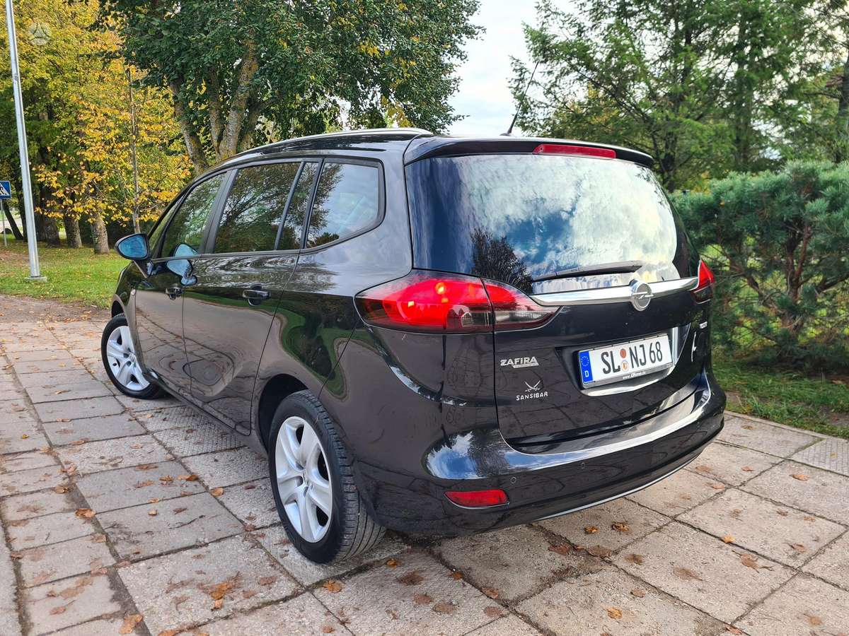 Opel Zafira 2012 — photo 8