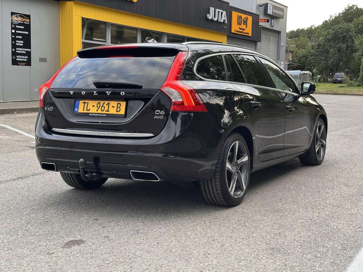 Volvo V60 2014 — photo 10