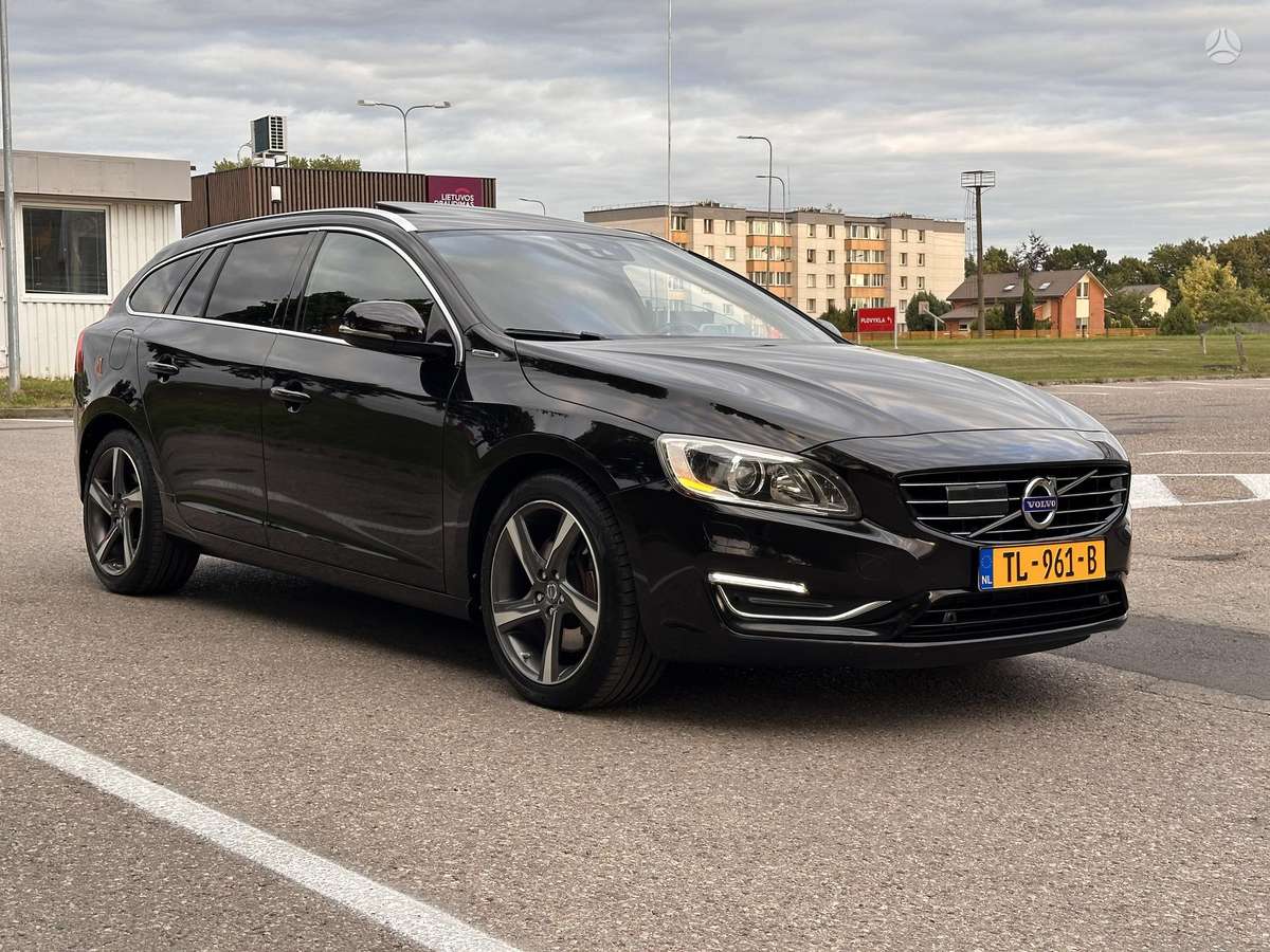 Volvo V60 2014 — photo 12