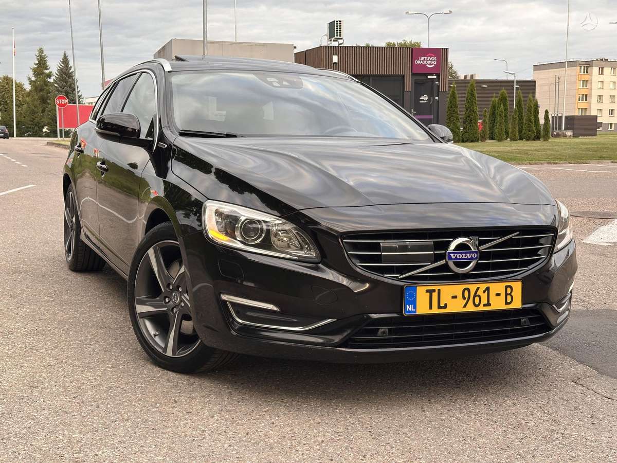 Volvo V60 2014 — photo 14