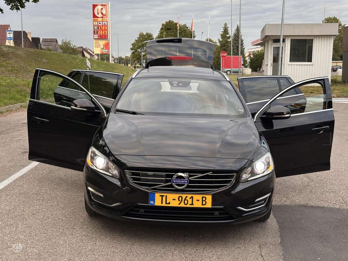 Volvo V60 2014 — photo 15
