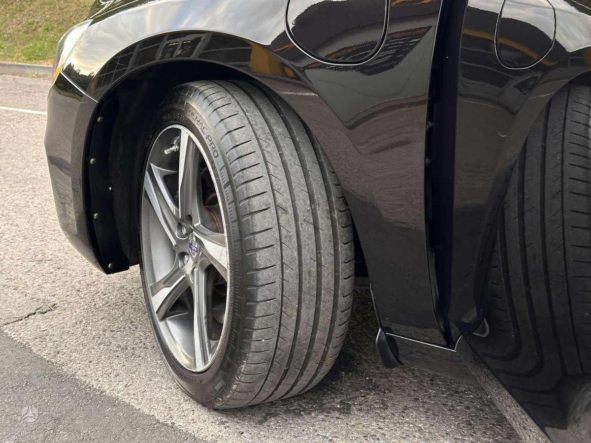 Volvo V60 2014 — photo 18