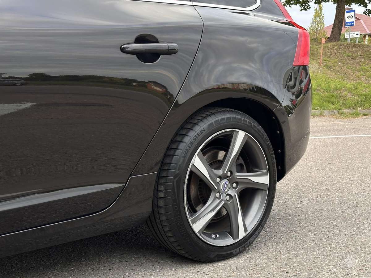 Volvo V60 2014 — photo 19