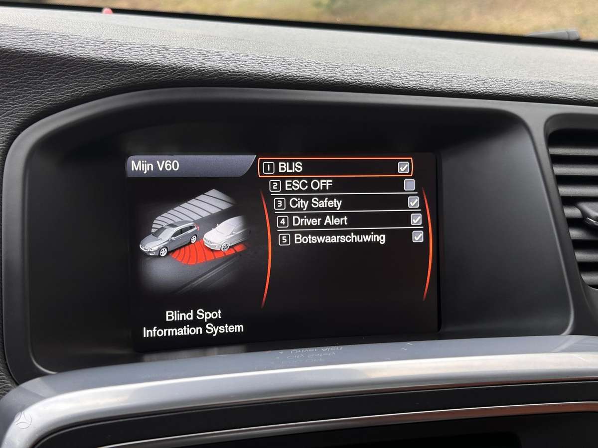 Volvo V60 2014 — photo 27