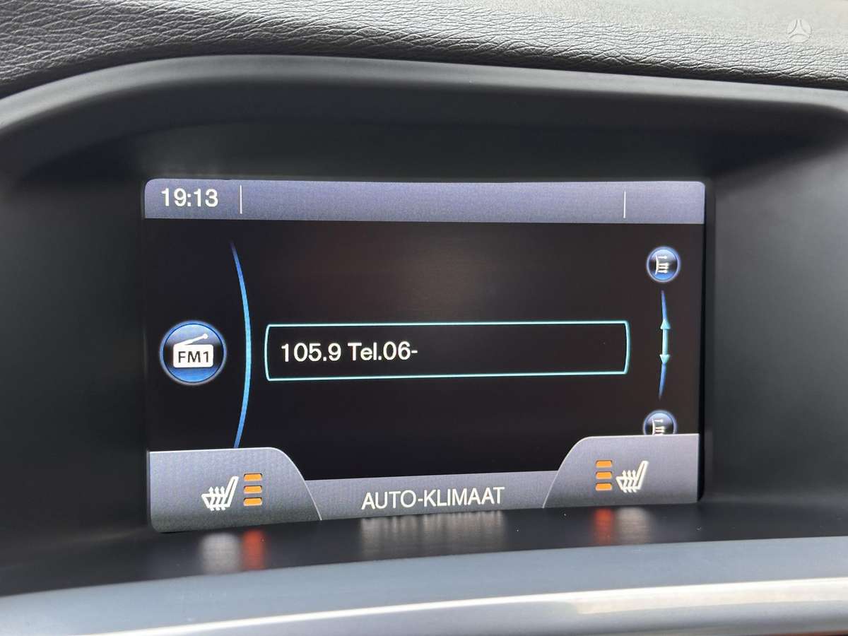Volvo V60 2014 — photo 30