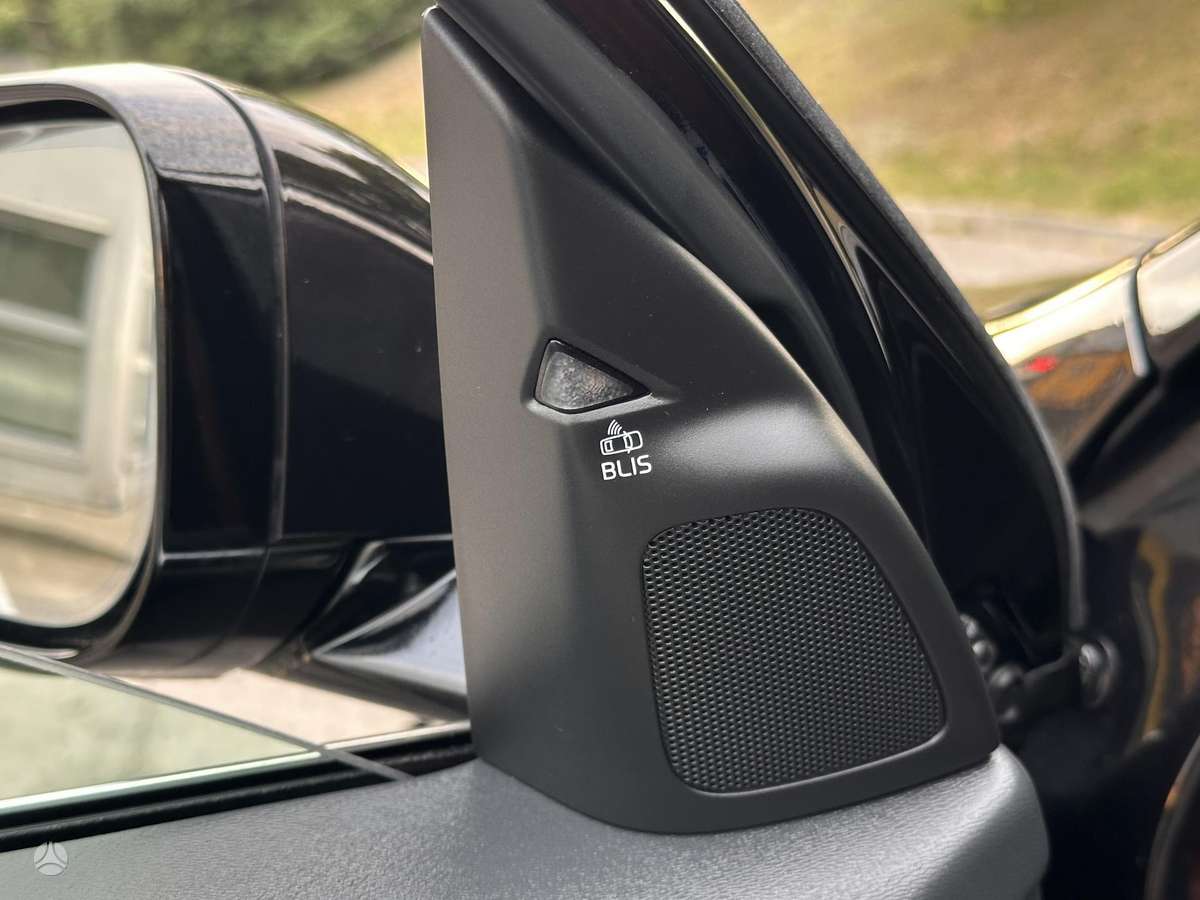 Volvo V60 2014 — photo 32
