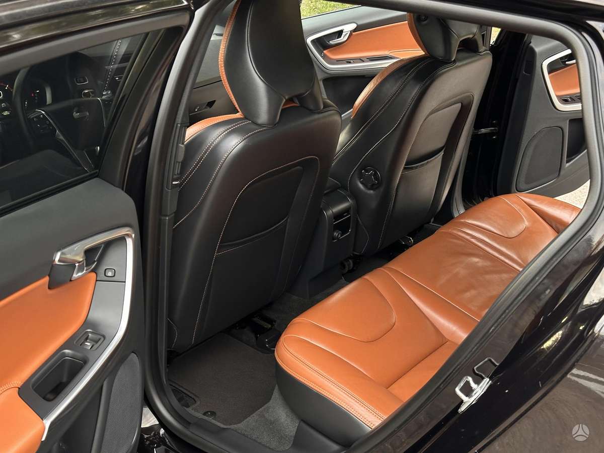 Volvo V60 2014 — photo 34