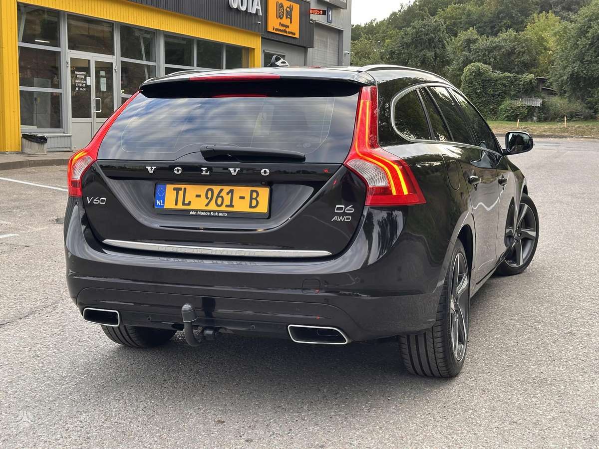 Volvo V60 2014 — photo 9
