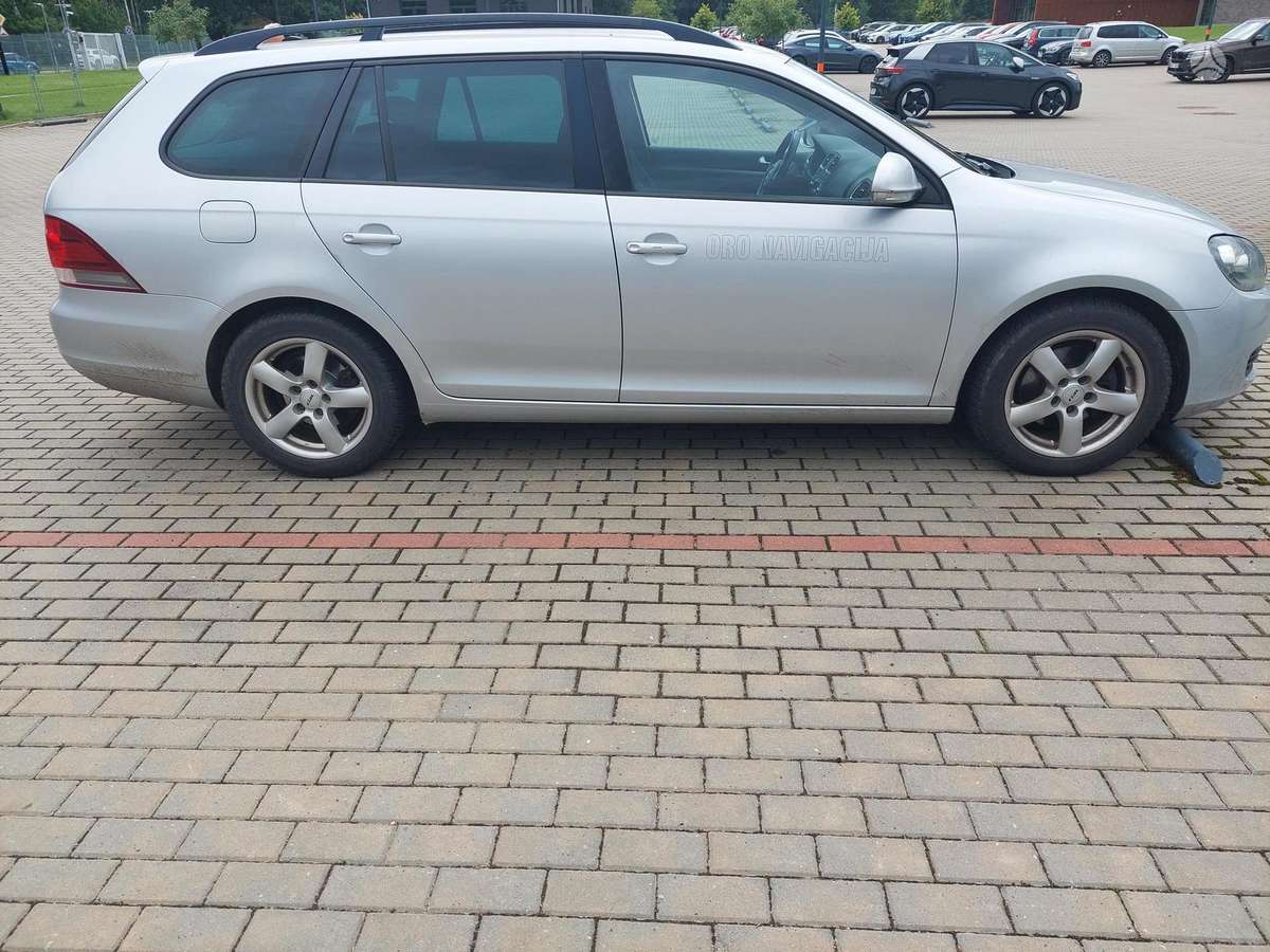 Volkswagen Golf 2013 — rear view