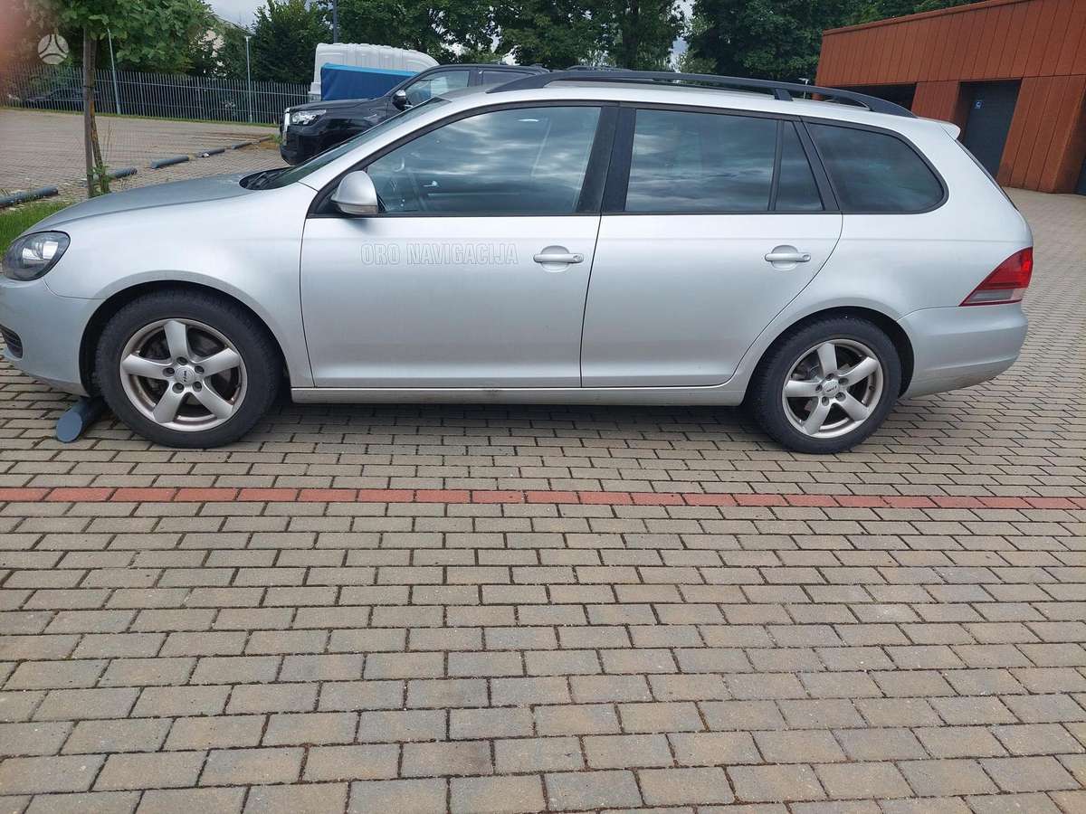 Volkswagen Golf 2013 — interior