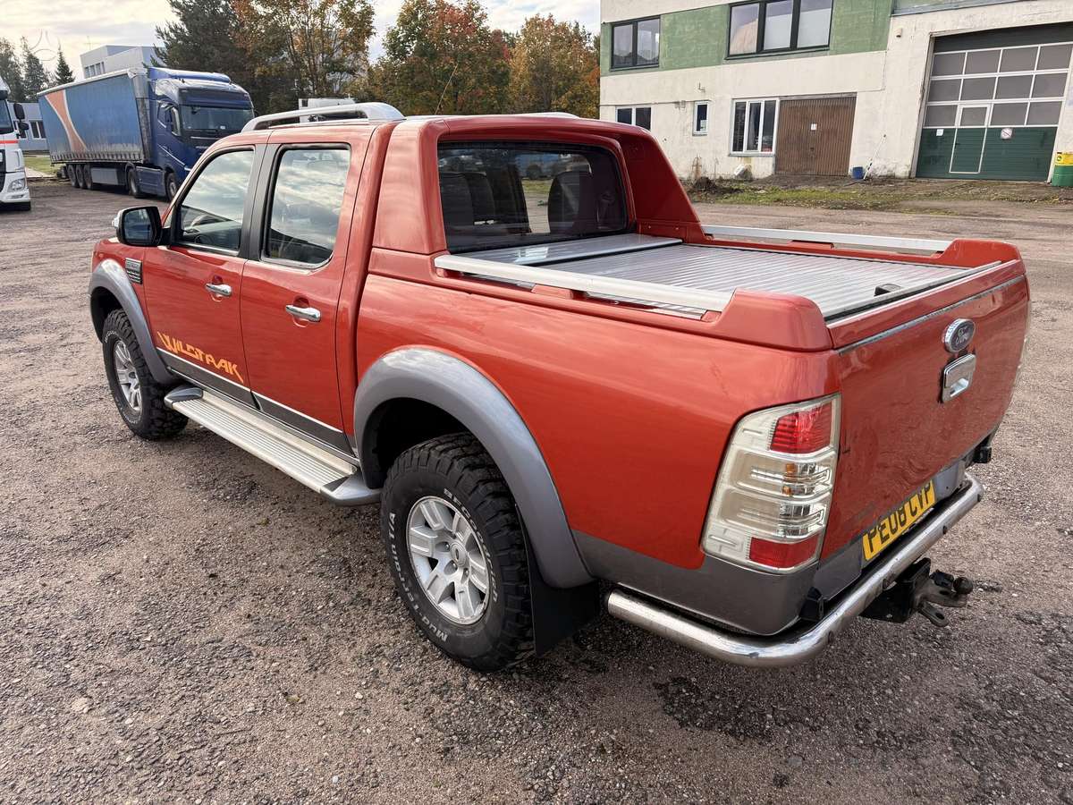 Ford Ranger 2008 — салон