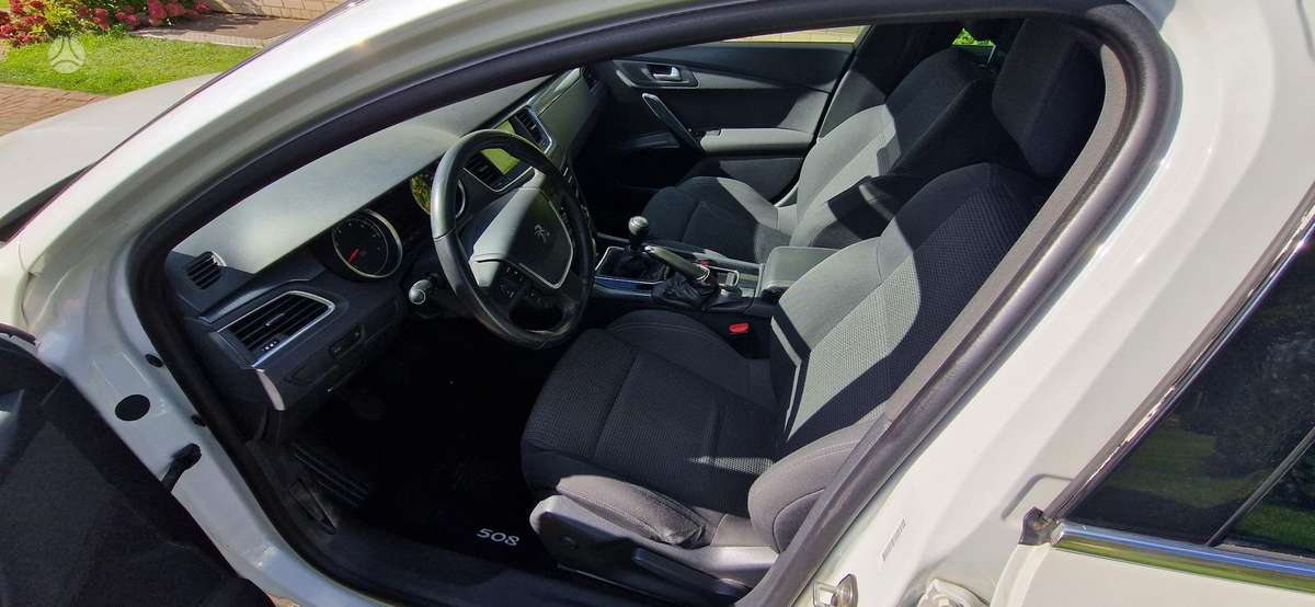Peugeot 508 2015 — photo 12