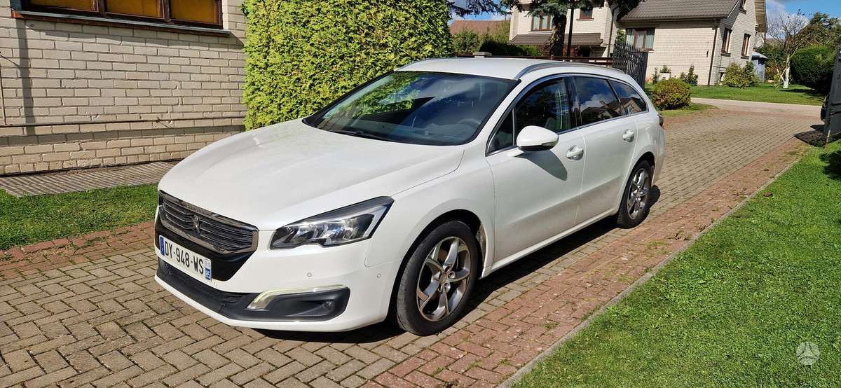 Peugeot 508 2015 — interior