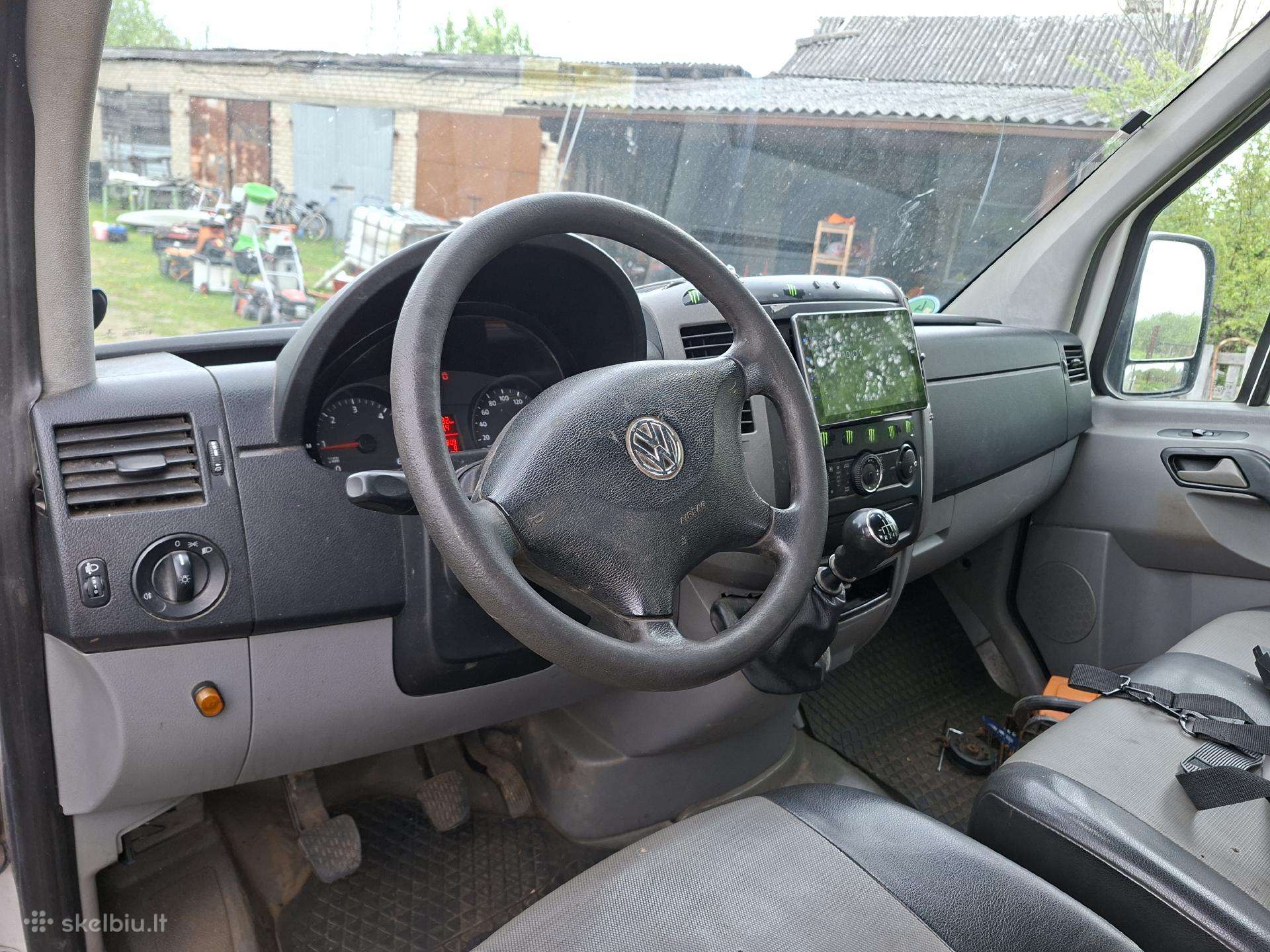 Volkswagen Crafter 2012 — photo 10