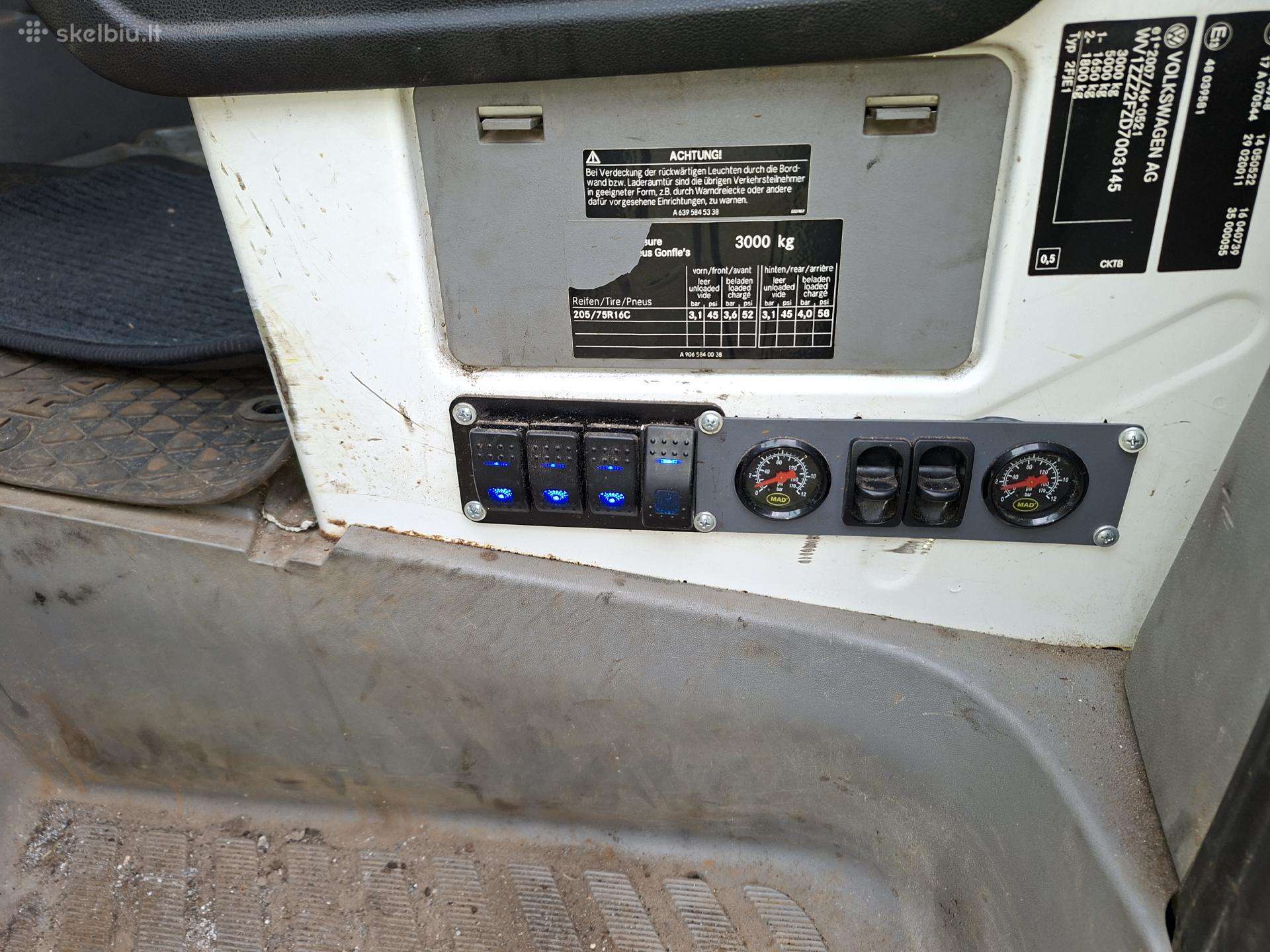 Volkswagen Crafter 2012 — photo 8