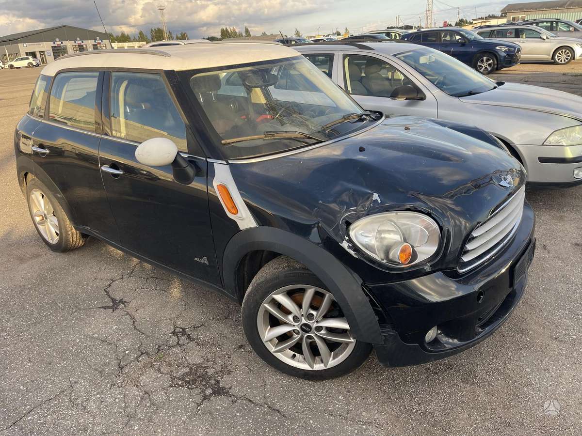 Mini Countryman 2010 — rear view