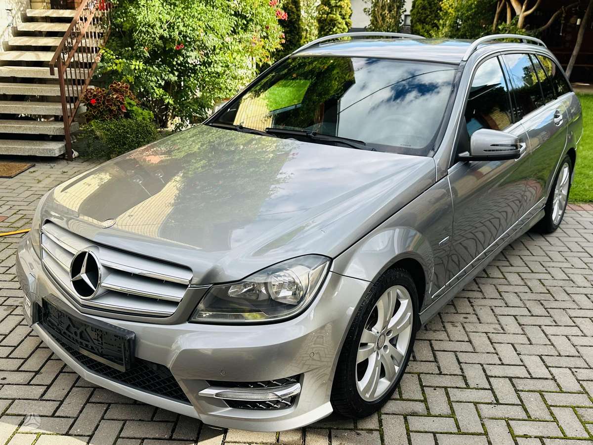 Mercedes-Benz C220, 2013