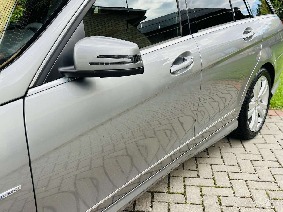 Mercedes-Benz C220 2013 — photo 10