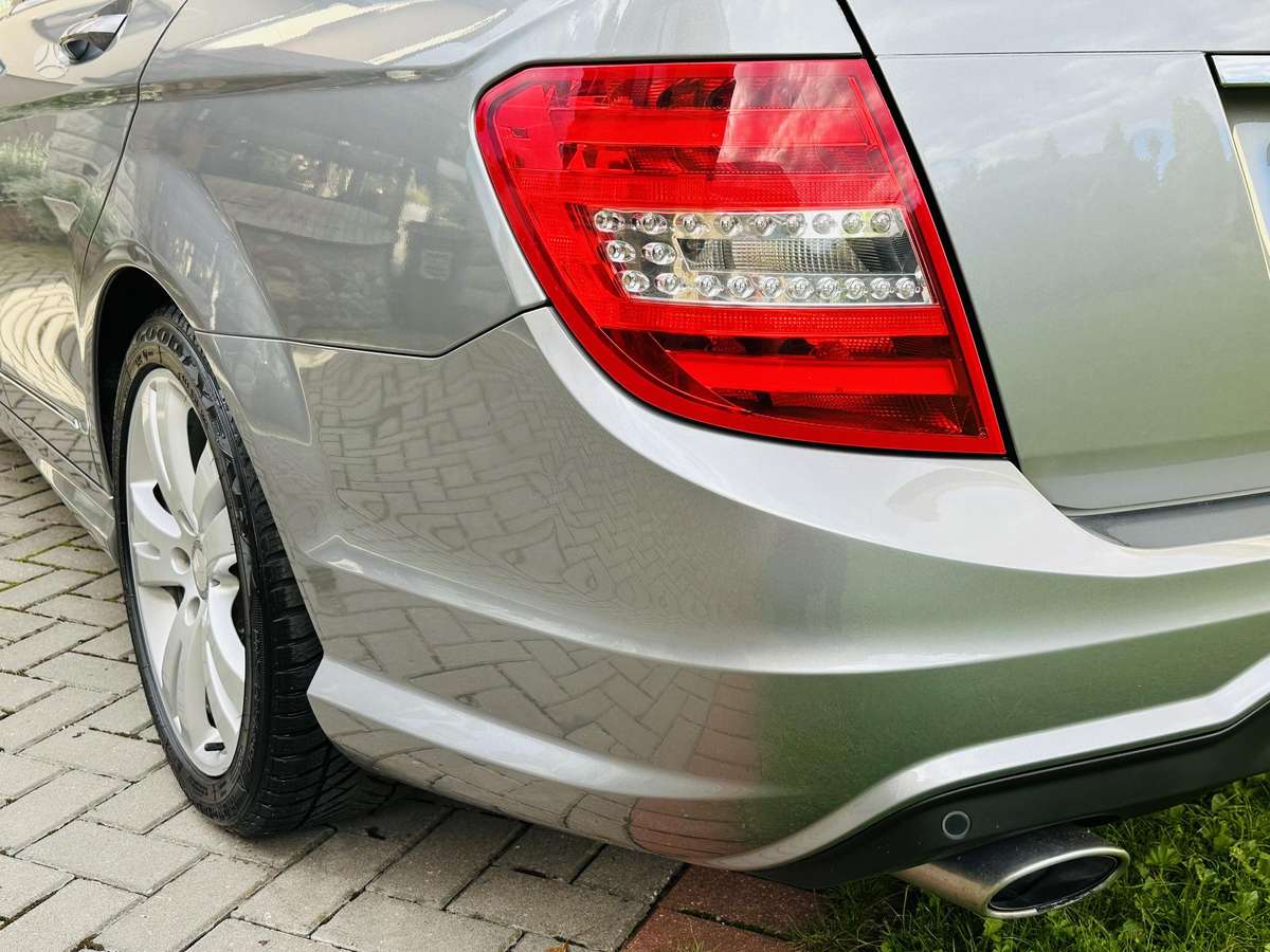 Mercedes-Benz C220 2013 — photo 12