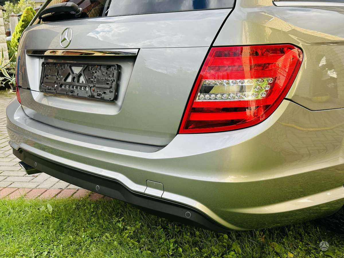 Mercedes-Benz C220 2013 — photo 13