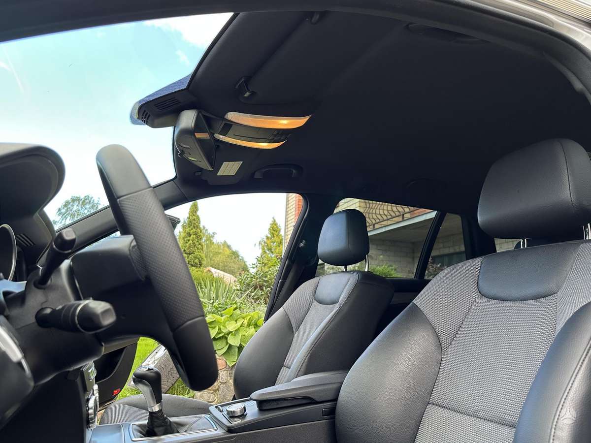 Mercedes-Benz C220 2013 — photo 18