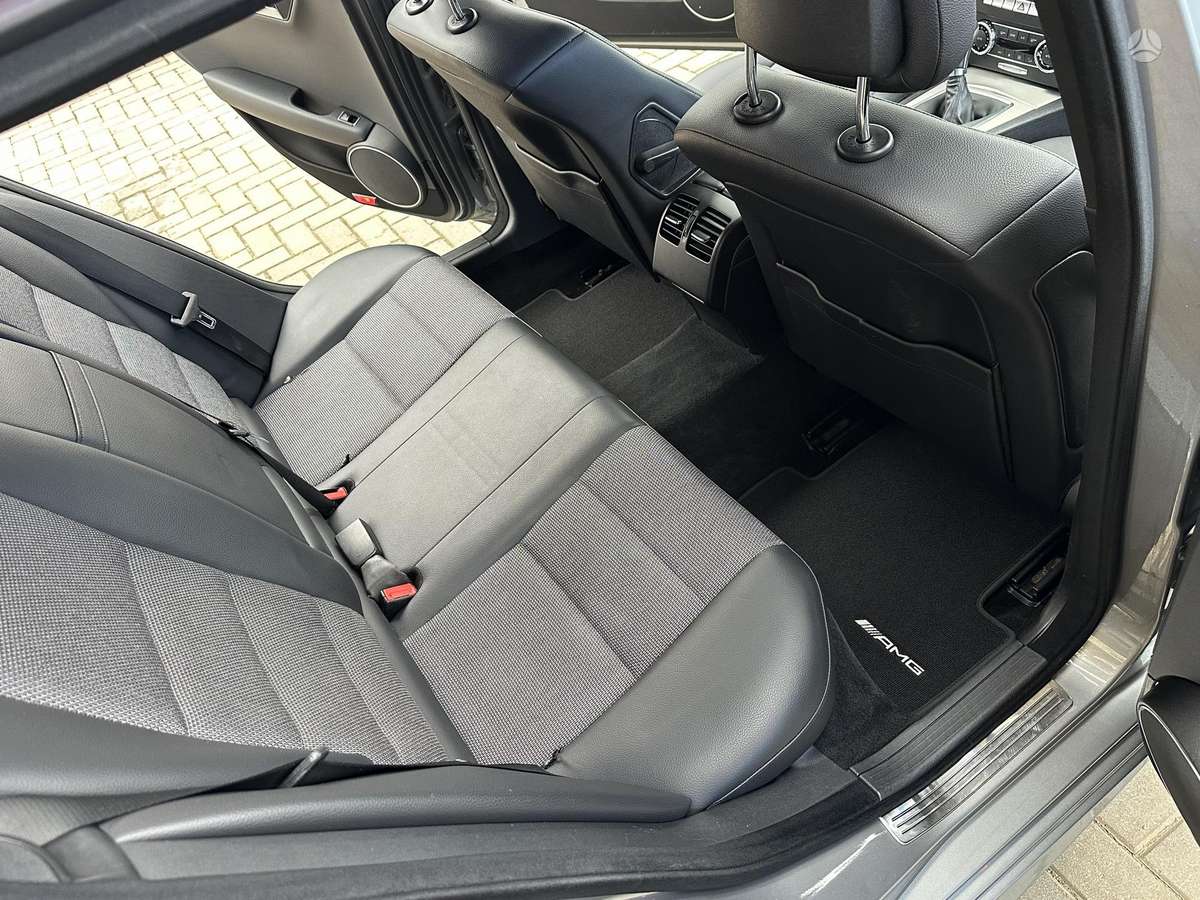 Mercedes-Benz C220 2013 — photo 21