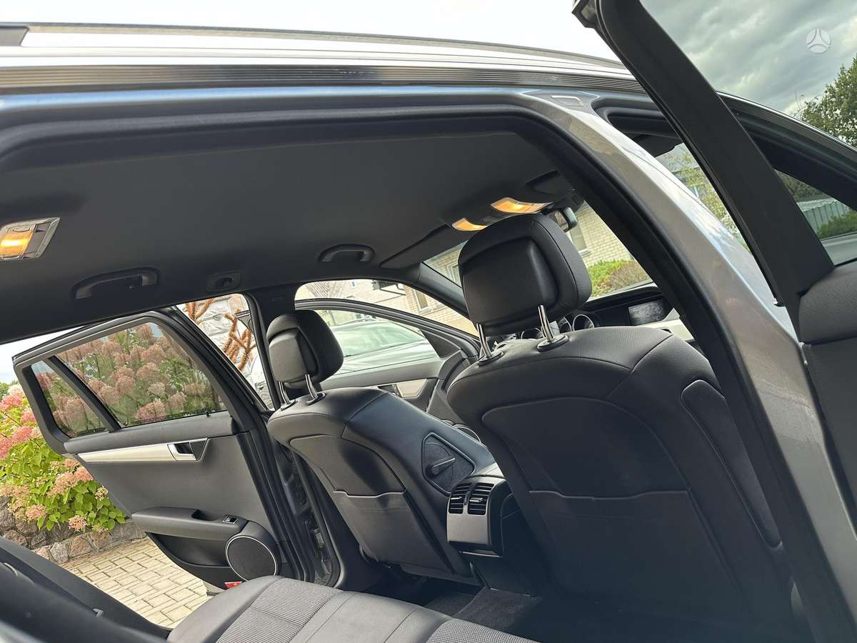 Mercedes-Benz C220 2013 — photo 22