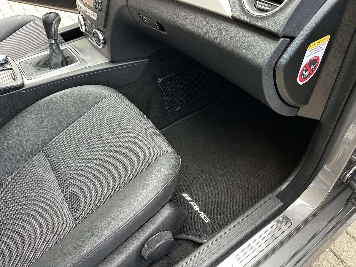 Mercedes-Benz C220 2013 — photo 25