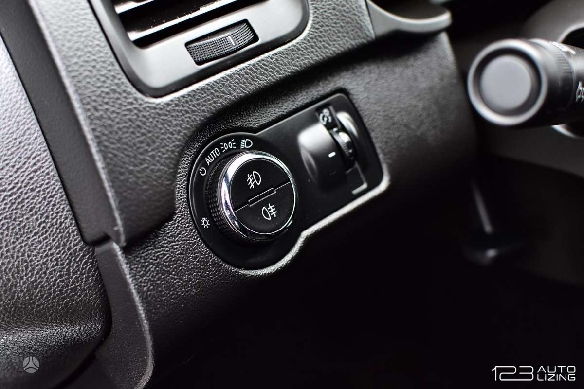 Opel Insignia 2014 — photo 17